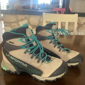 LA SPORTIVA Nucleo High GTX Boots Women’s Size 8.5